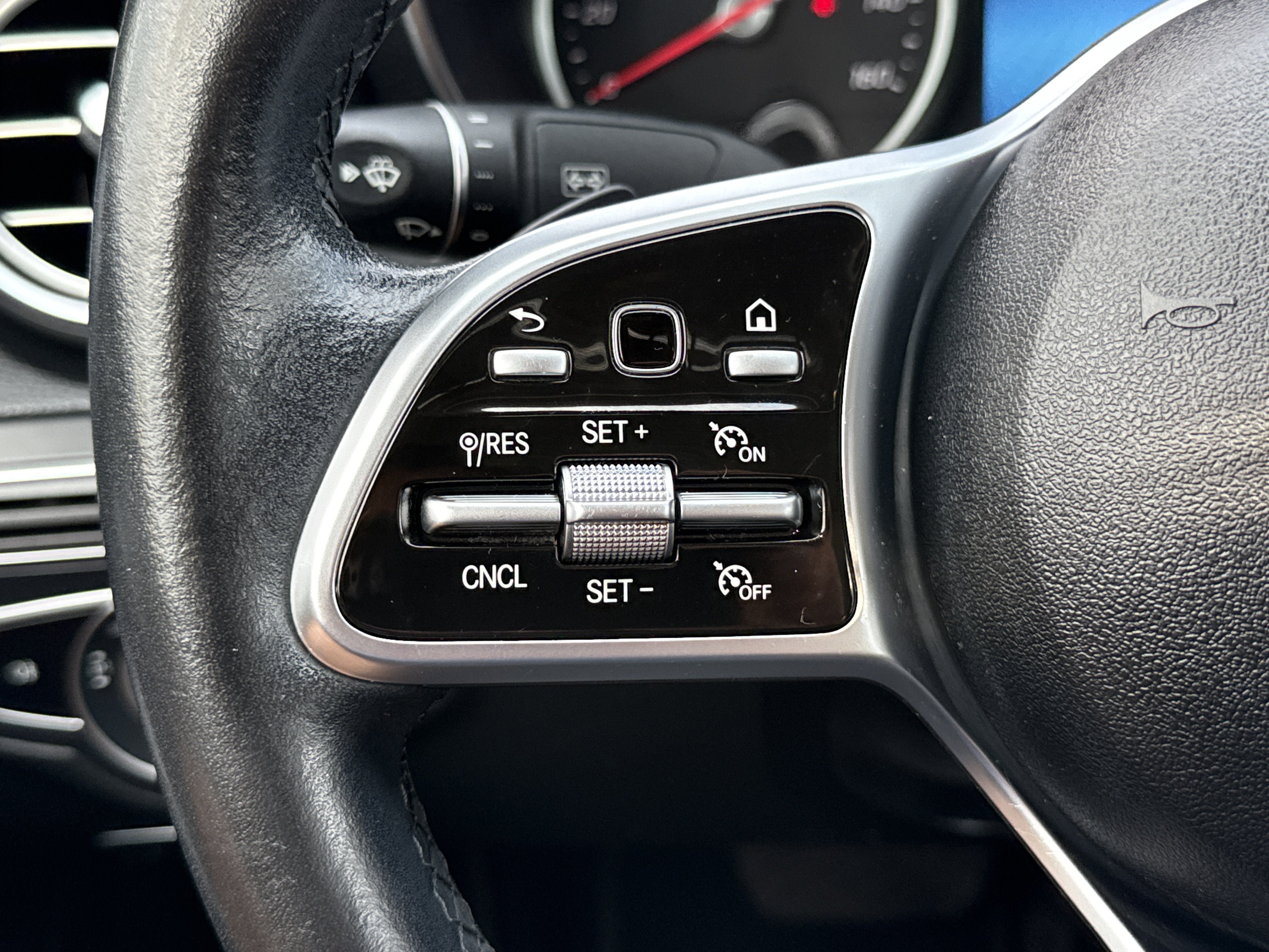 Used 2020 Mercedes-Benz C 300 4MATIC Sedan image 24