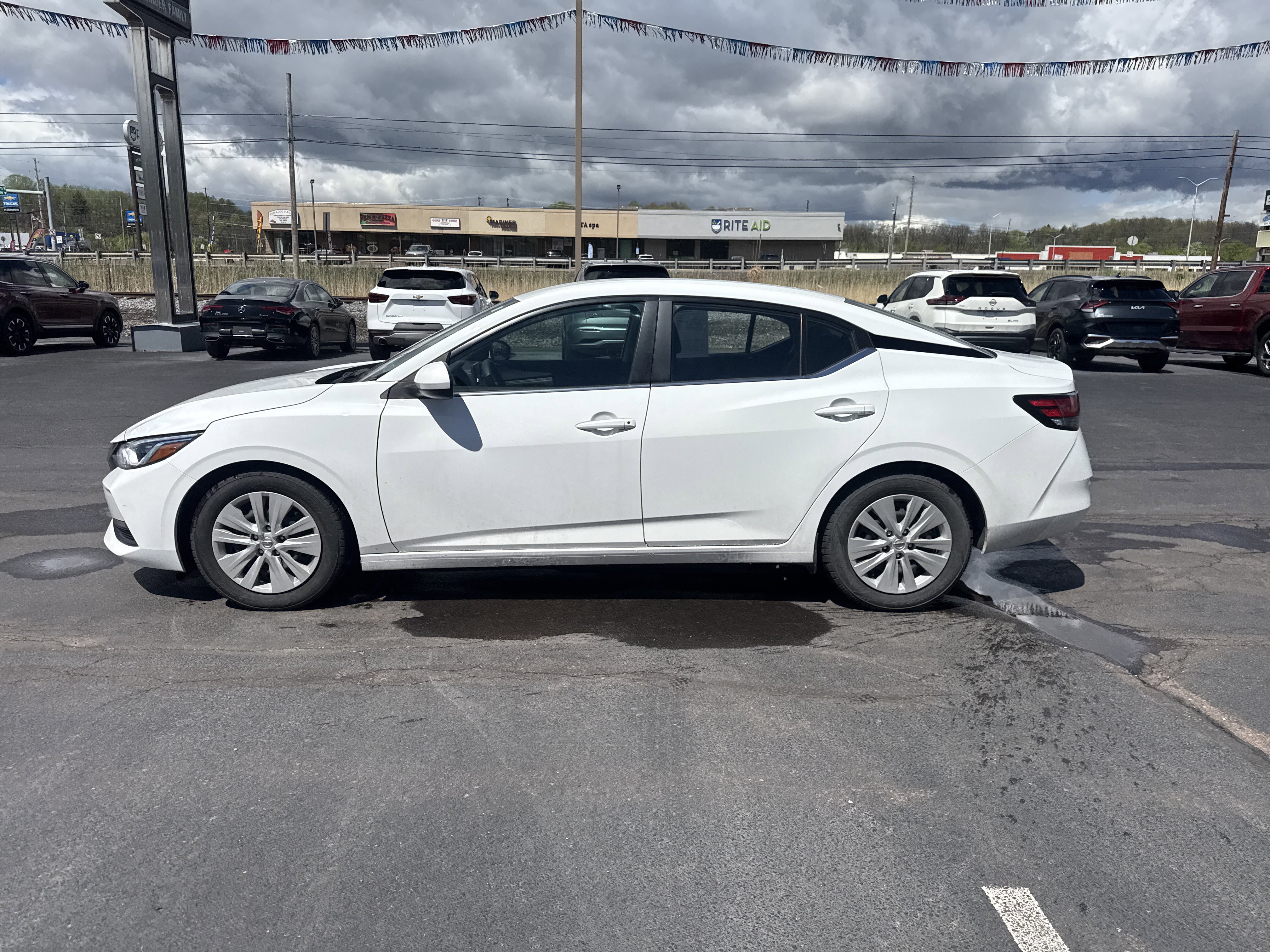 Used 2022 Nissan Sentra S image 9