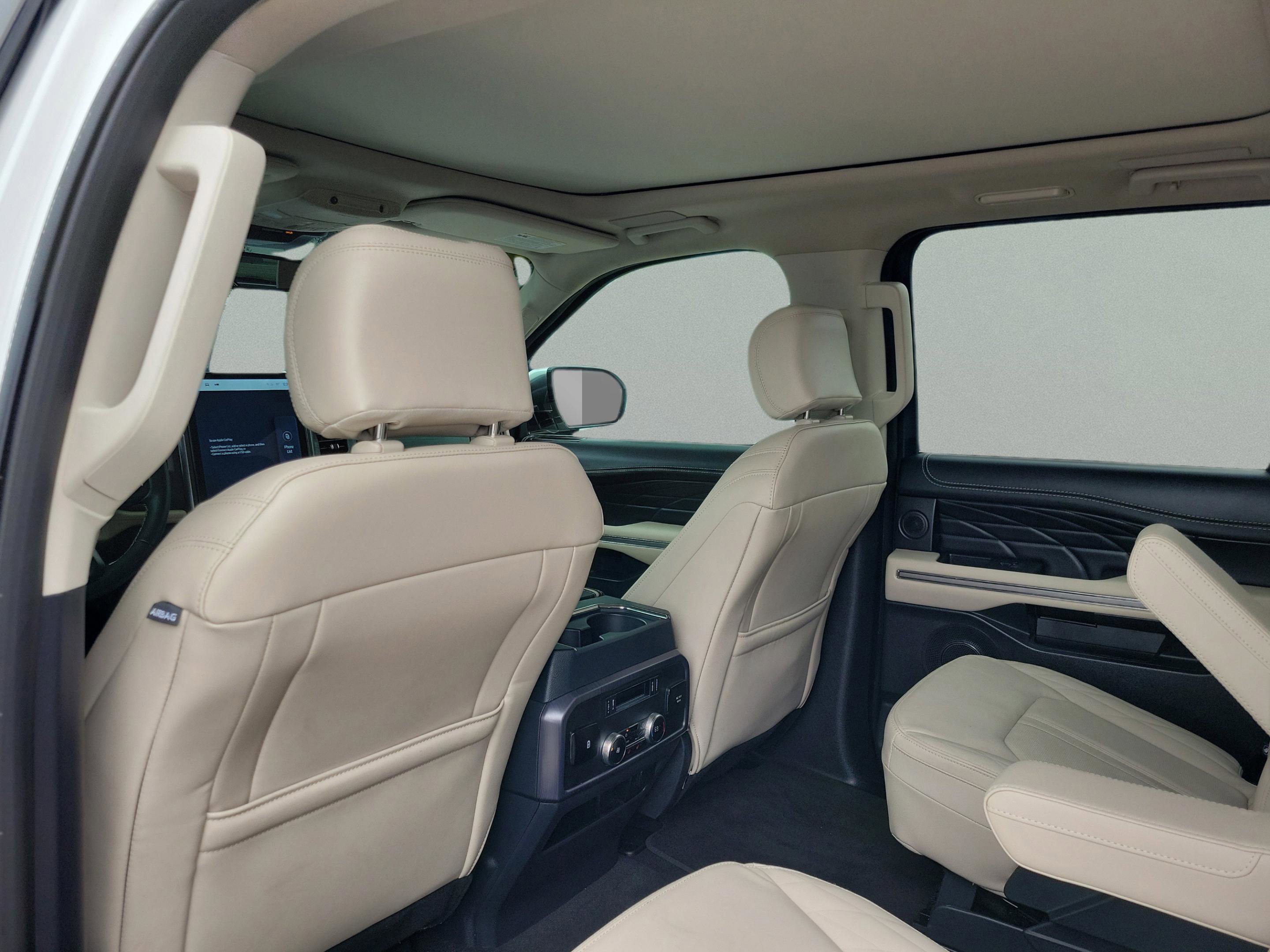 Used 2024 Ford Expedition Platinum AWD/4WD image 12