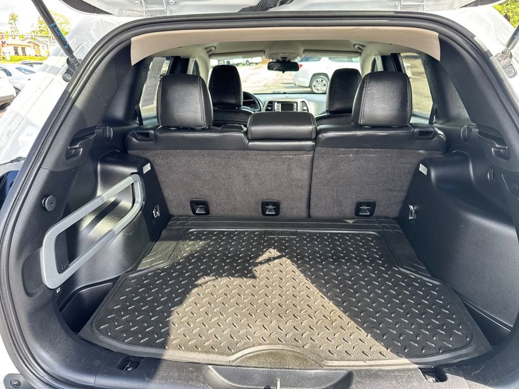 Used 2015 Jeep Cherokee Latitude AWD/4WD image 23