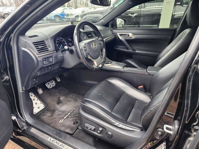 Used 2017 Lexus CT 200h image 10