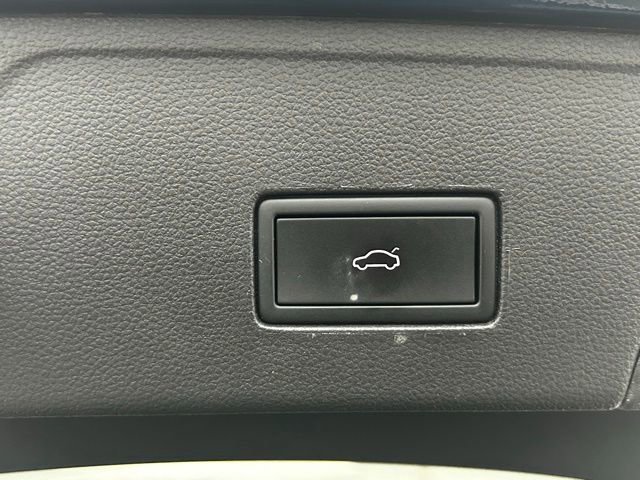 Used 2023 Volkswagen Atlas Cross Sport SEL image 14