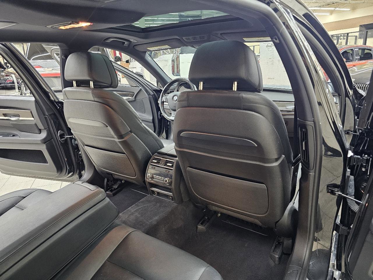 Used 2015 BMW 740Li image 24