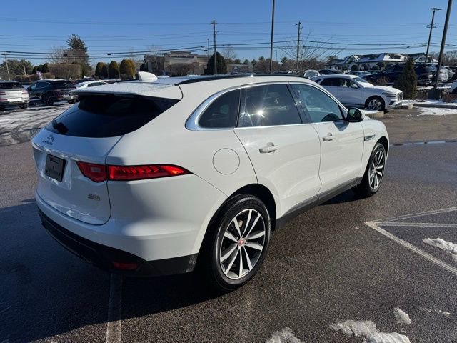 Used 2019 Jaguar F-PACE Prestige image 11