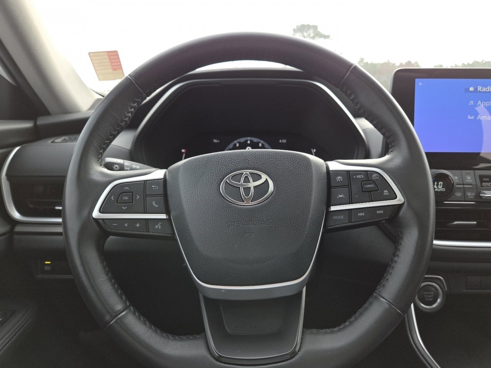 Used 2024 Toyota Grand Highlander AWD image 32