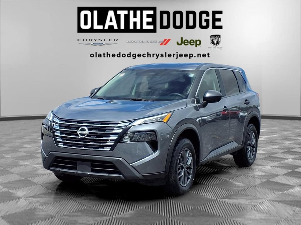 Used 2024 Nissan Rogue S FWD image 1