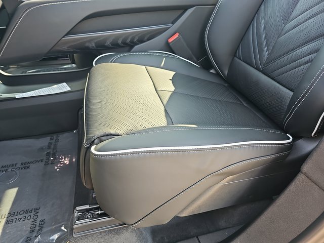 New 2026 Cadillac Vistiq Platinum image 34