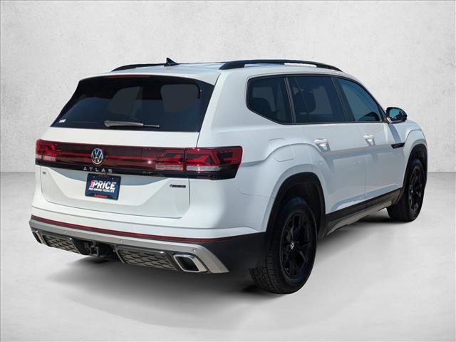 Used 2024 Volkswagen Atlas Peak Edition SE AWD/4WD image 5
