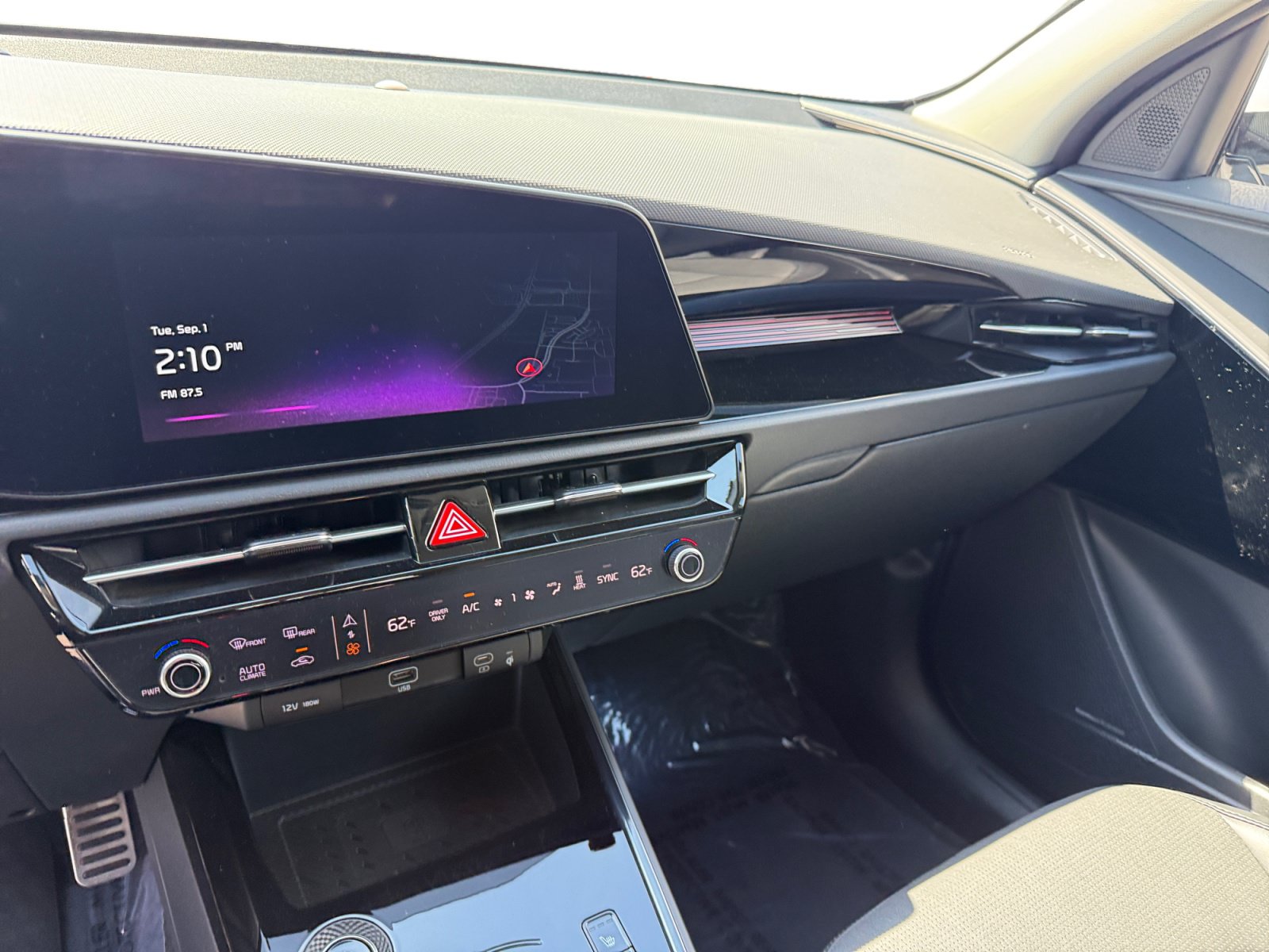 Used 2024 Kia Niro Wave FWD image 12