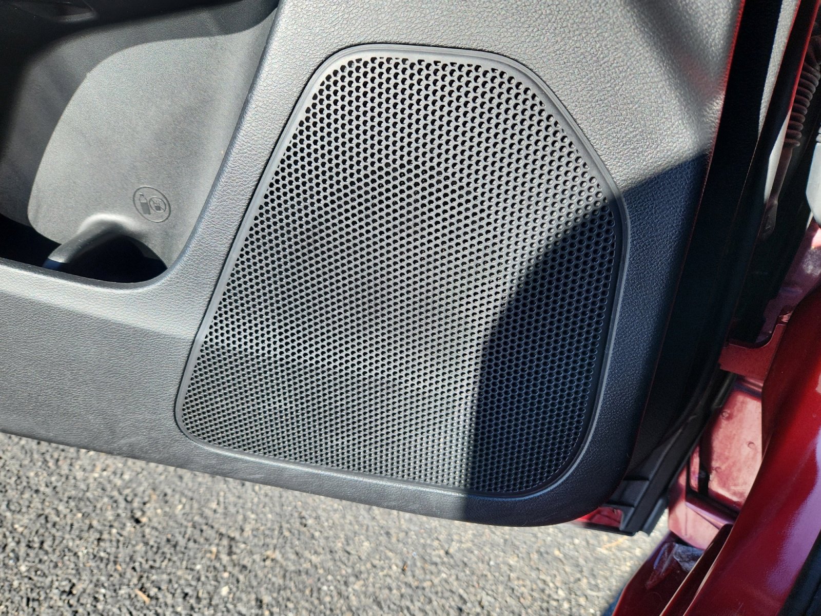 Used 2016 Jeep Cherokee Overland w/ Technology Group image 27