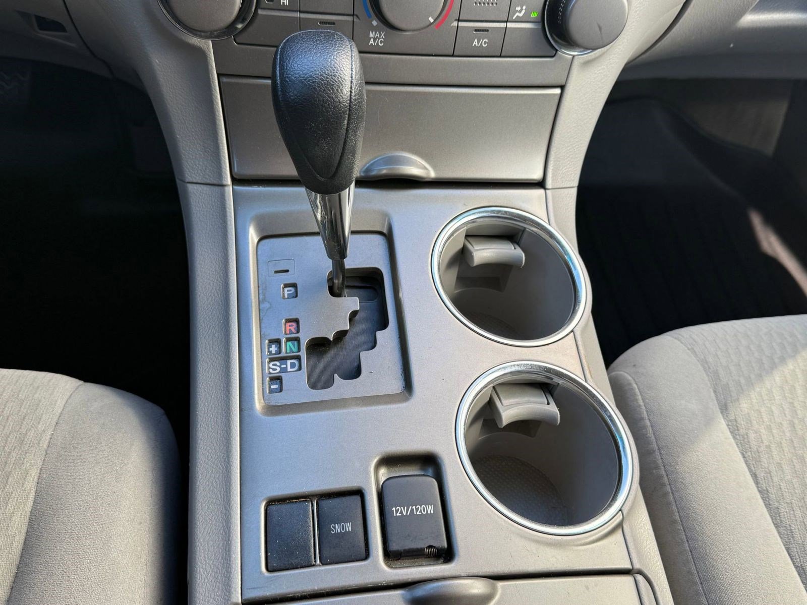 Used 2010 Toyota Highlander Base image 18