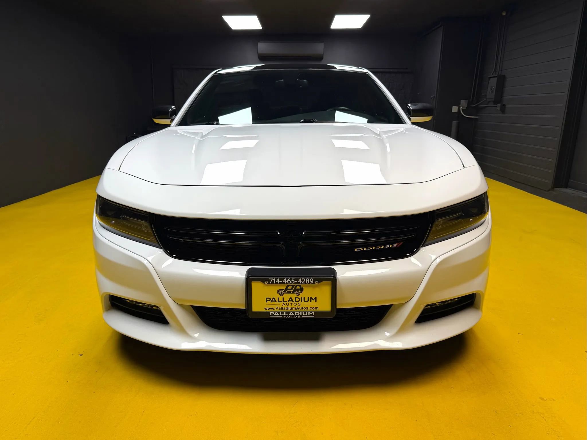 Used 2016 Dodge Charger R/T w/ Navigation & Travel Group RWD image 2