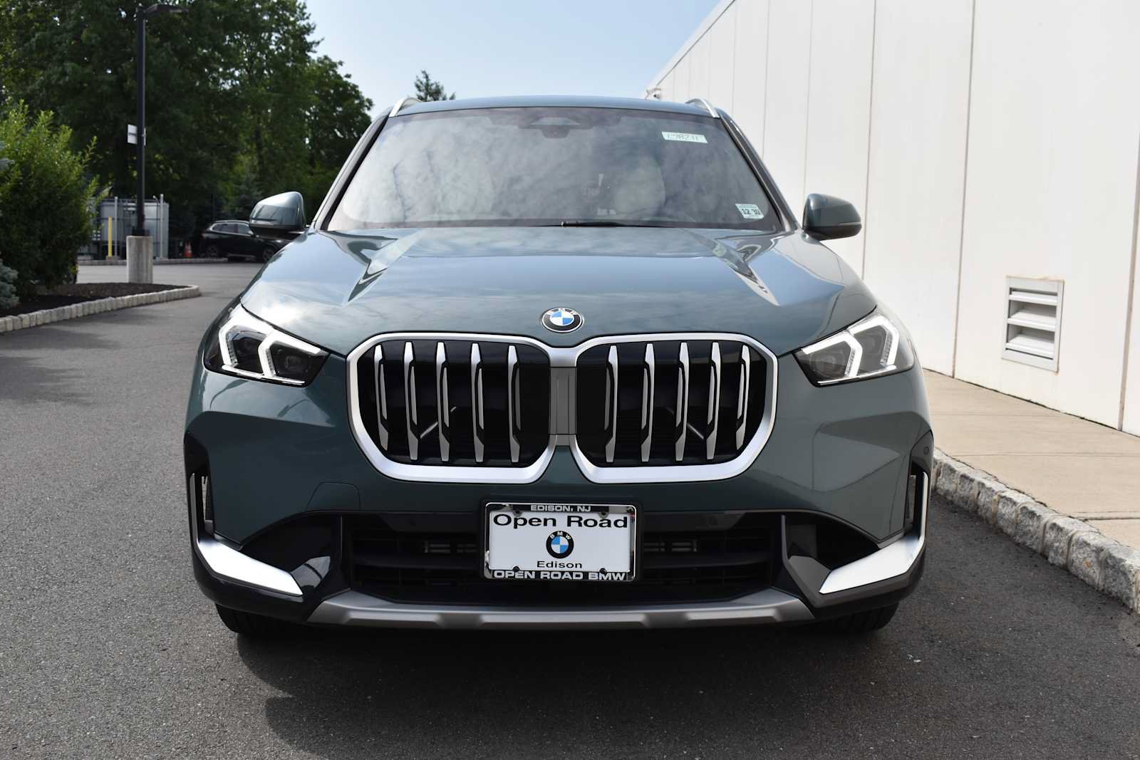 Used 2026 BMW X1 xDrive28i w/ Convenience Package AWD/4WD image 2