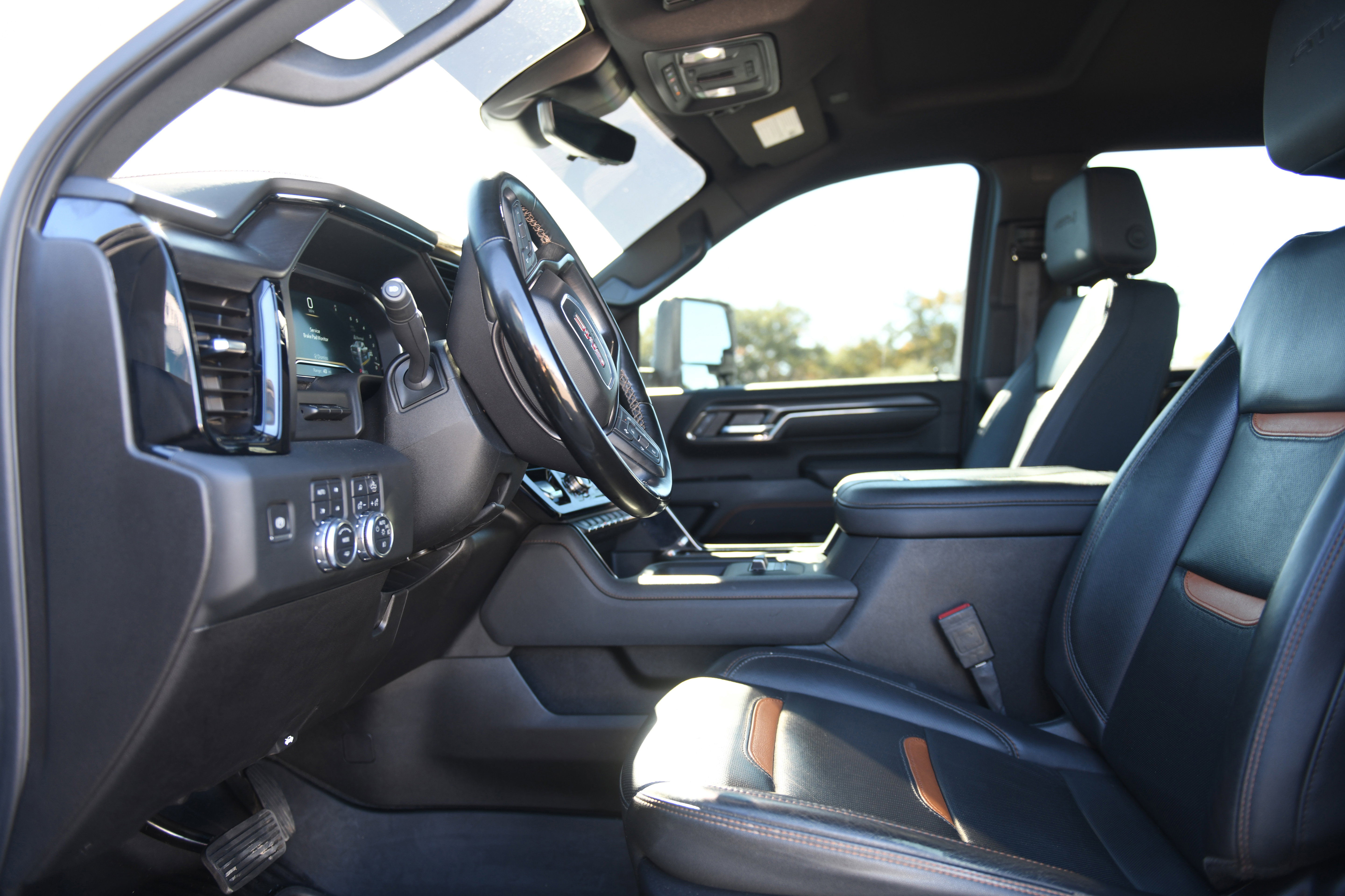 Used 2024 GMC Sierra 2500 AT4 w/ Technology Package image 23