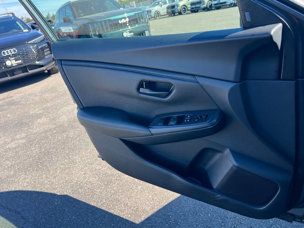 Used 2025 Nissan Sentra S FWD image 19