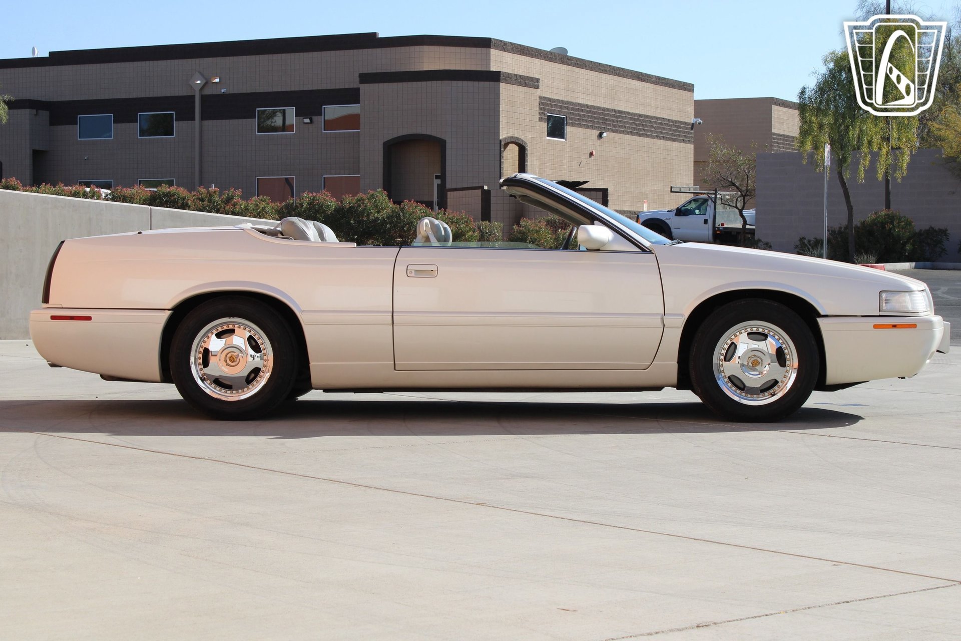 Used 2002 Cadillac Eldorado Touring w/ Preffered Equipment Group image 36