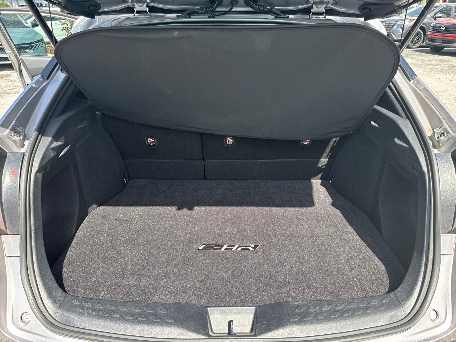 Used 2020 Toyota C-HR LE image 23