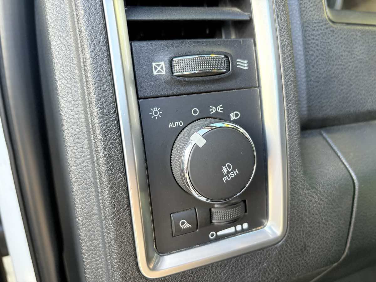 Used 2016 RAM 2500 Limited AWD/4WD image 33