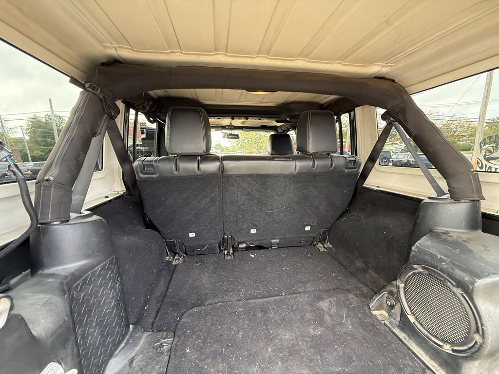Used 2014 Jeep Wrangler Unlimited Sahara w/ Connectivity Group AWD/4WD image 24