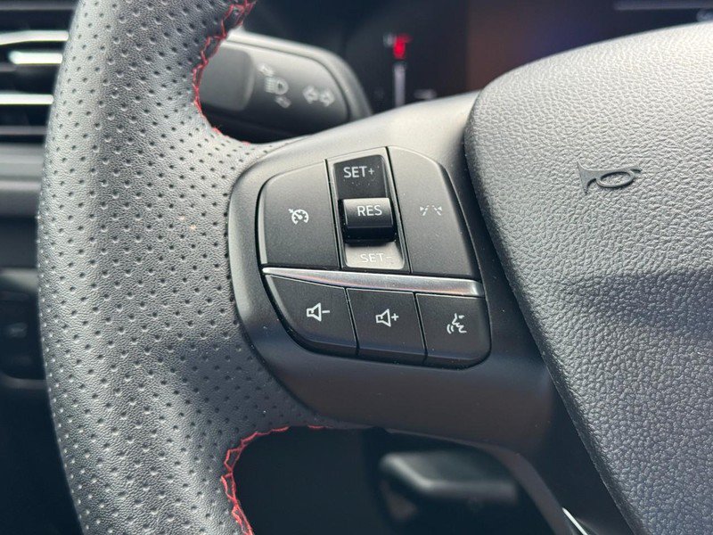 Used 2023 Ford Escape ST-Line FWD image 16