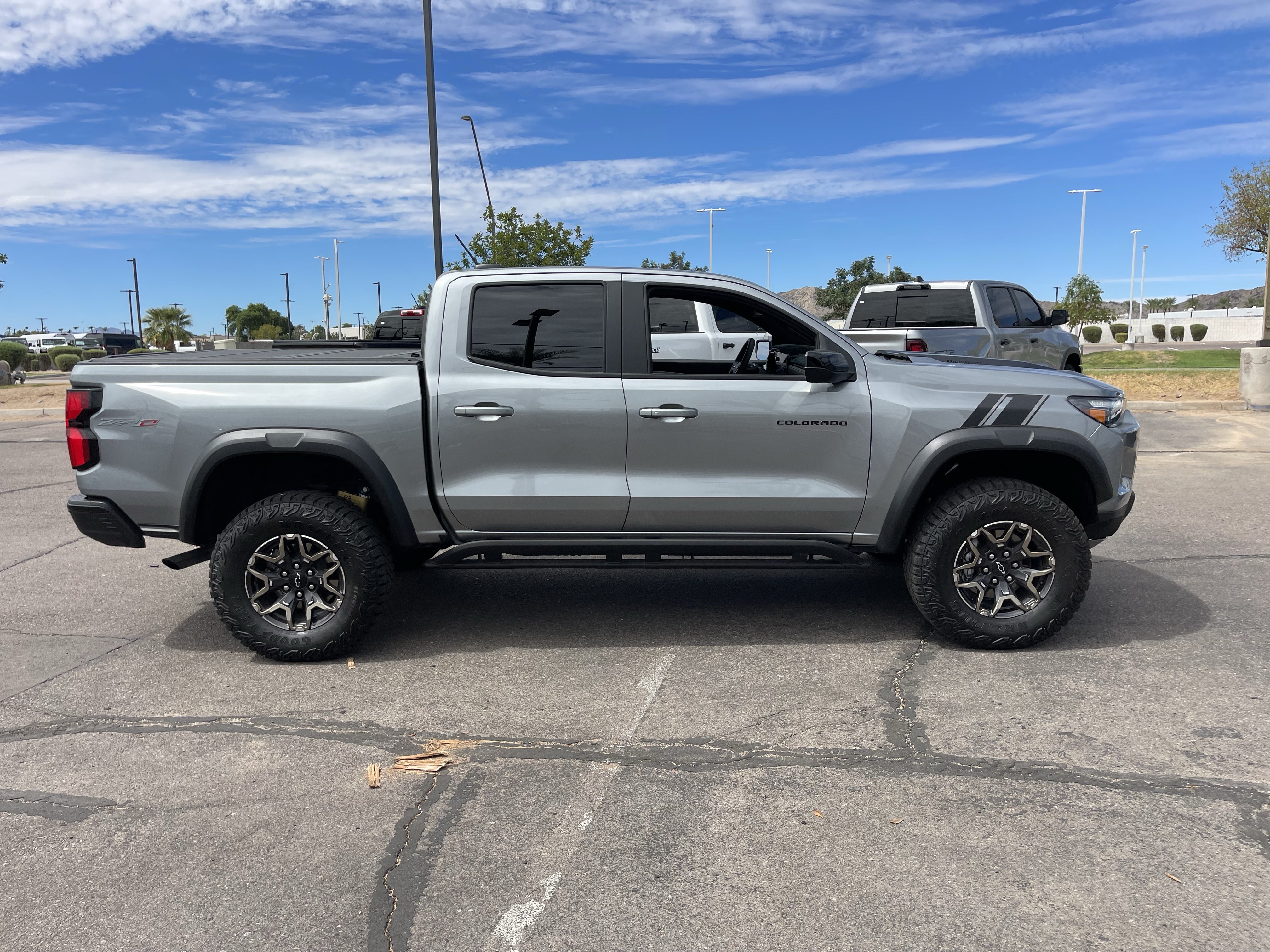 Used 2025 Chevrolet Colorado ZR2 w/ Technology Package AWD/4WD image 6