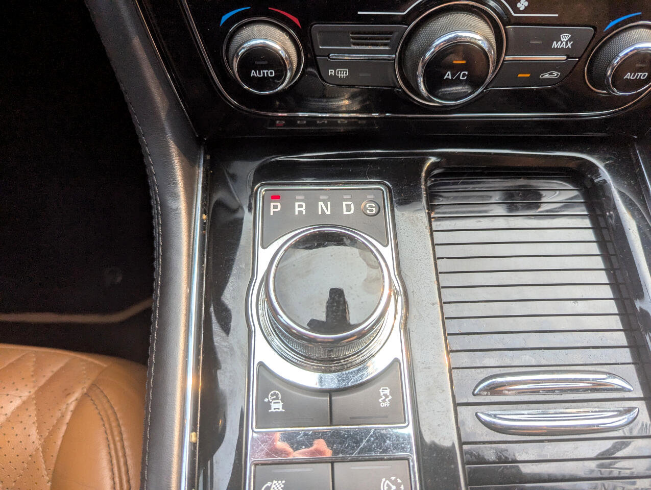 Used 2017 Jaguar XJ L Supercharged image 30