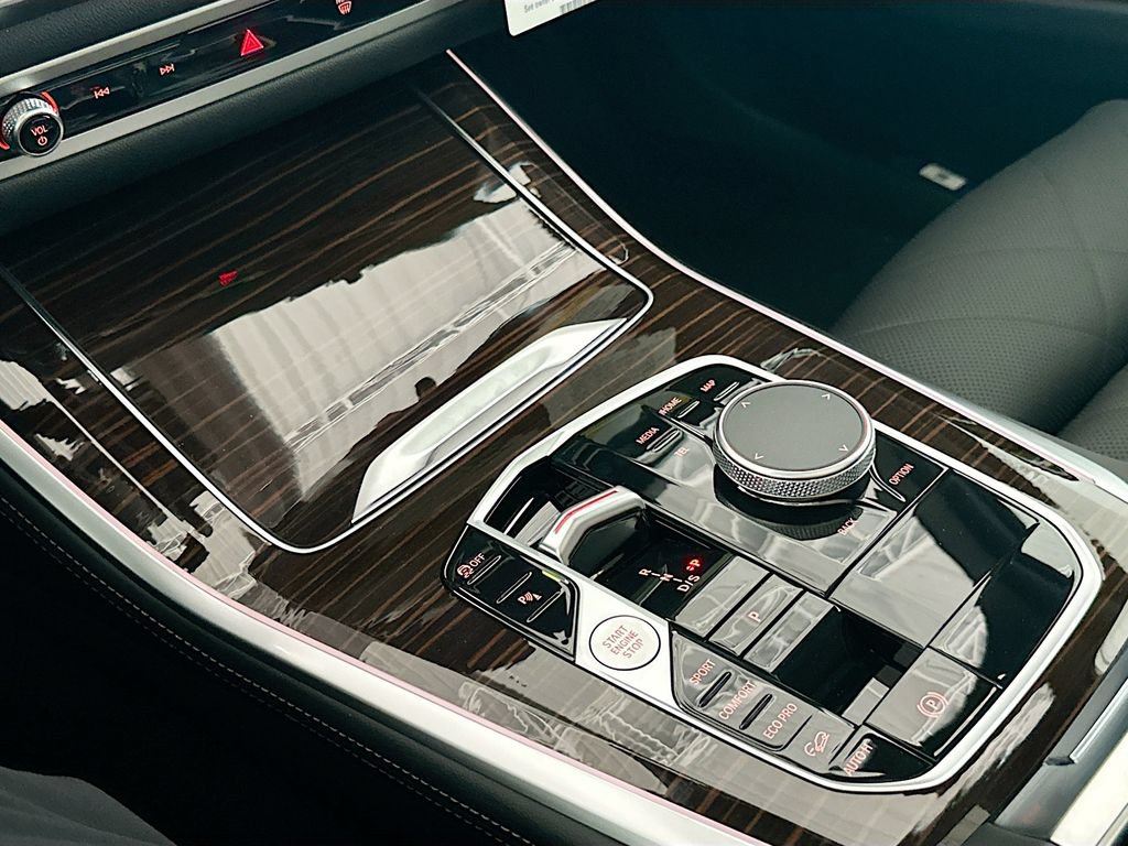 New 2026 BMW X5 xDrive40i AWD/4WD image 17