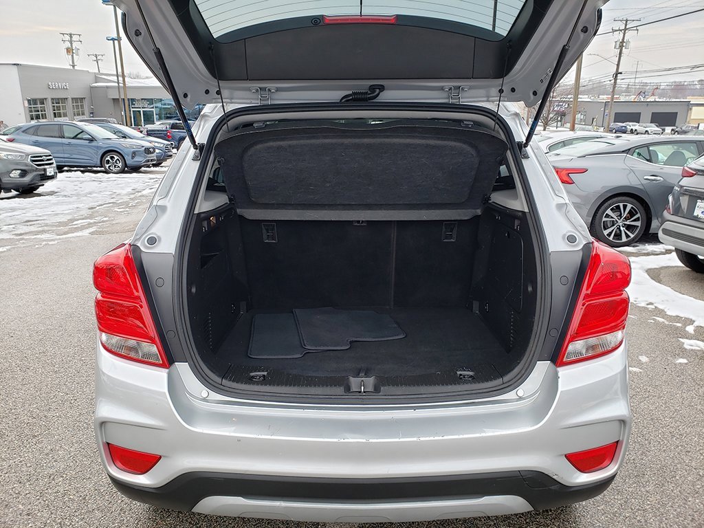 Used 2020 Chevrolet Trax LT w/ LT Convenience Package image 15