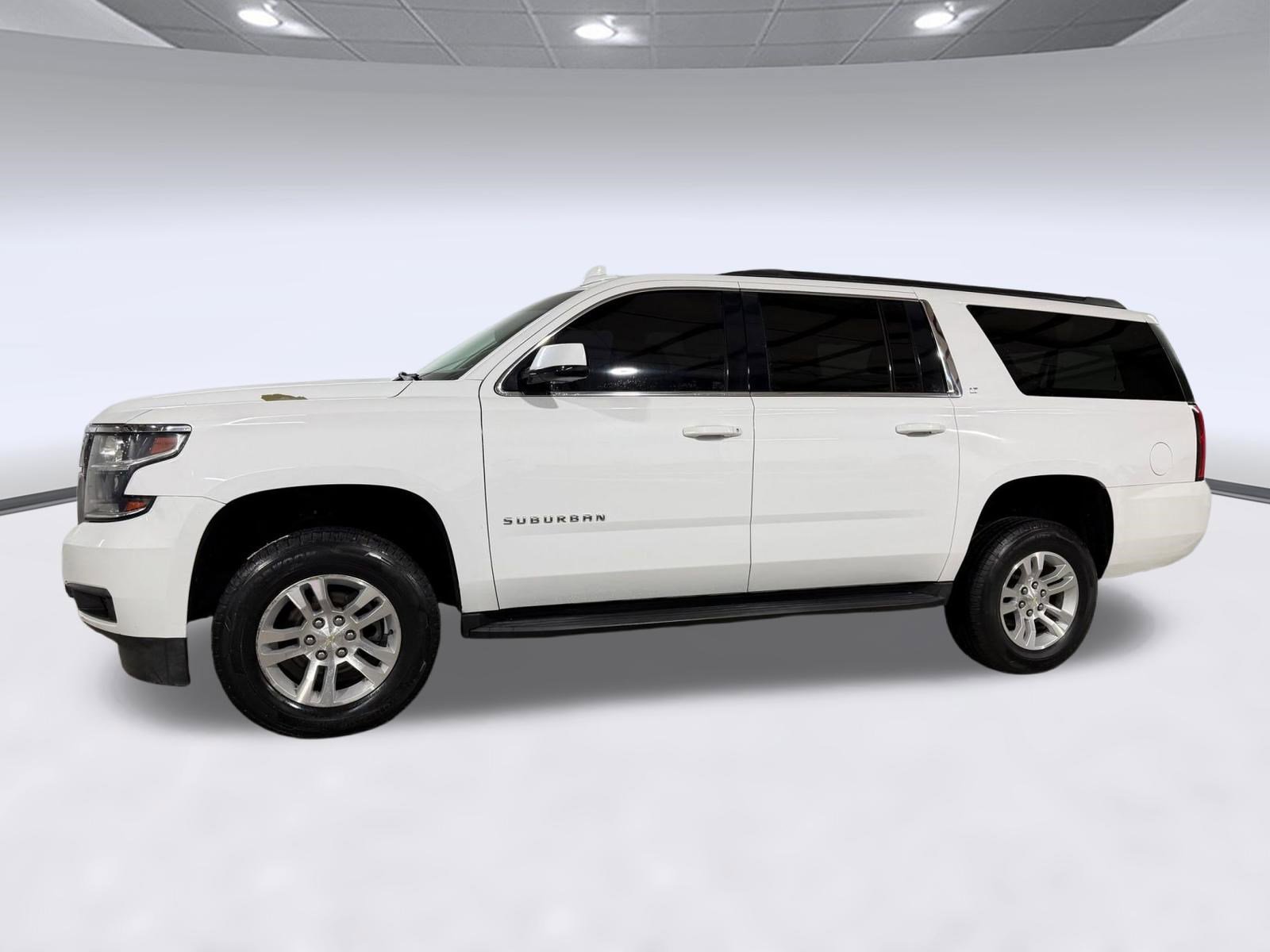 Used 2019 Chevrolet Suburban LT image 2