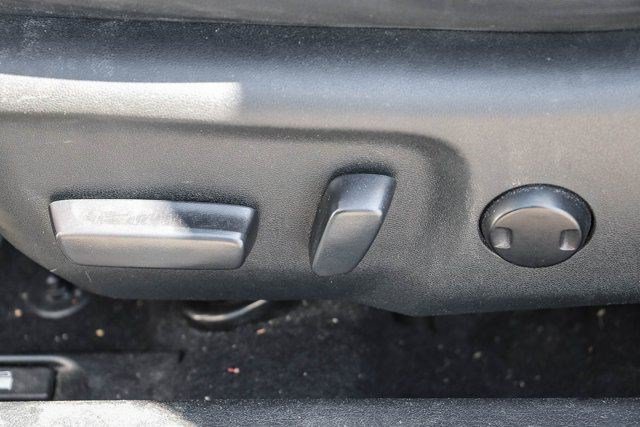 Used 2016 Toyota Camry SE FWD image 20