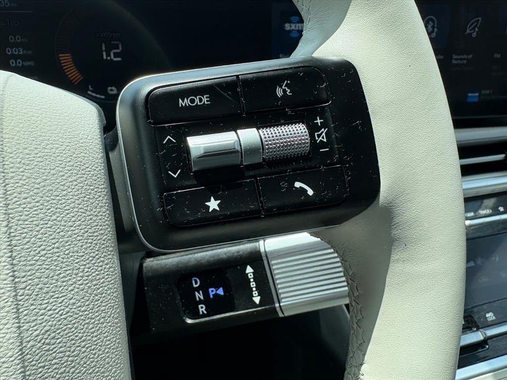 Certified 2025 Hyundai Santa Fe SEL AWD/4WD image 11