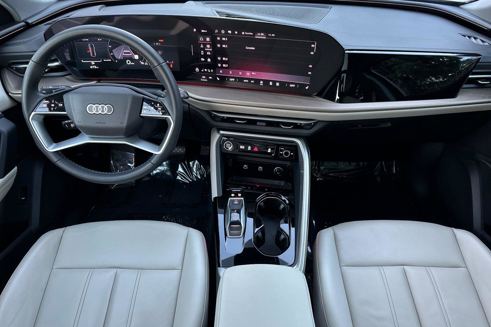 Used 2025 Audi Q5 Premium w/ 19" Wheel Package image 12