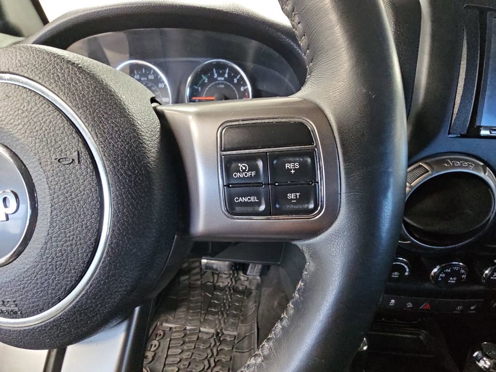Used 2018 Jeep Wrangler Unlimited Sahara image 17