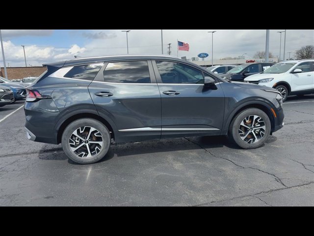 Used 2024 Kia Sportage EX image 9