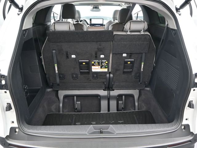 Used 2025 Toyota Sienna XLE w/ XLE Plus Package image 15
