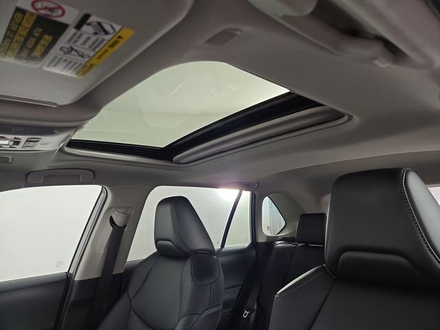 Used 2025 Toyota RAV4 XLE Premium image 31