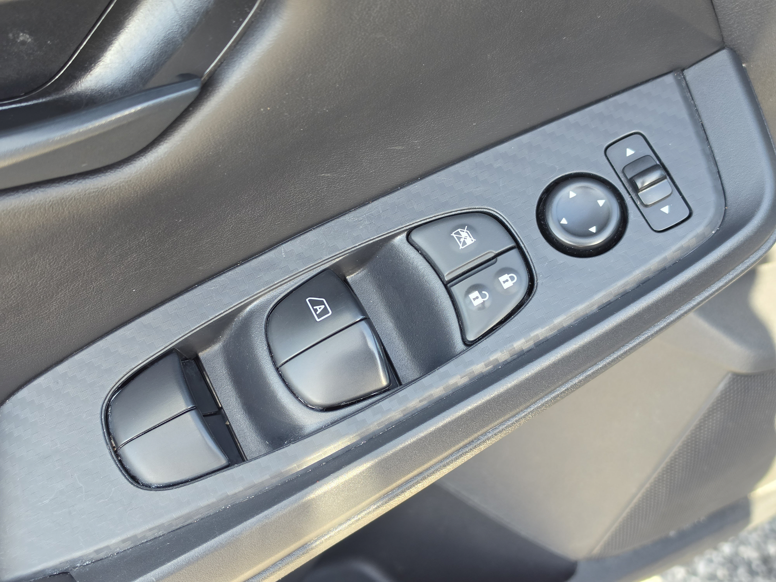 Used 2025 Nissan Sentra S FWD image 22