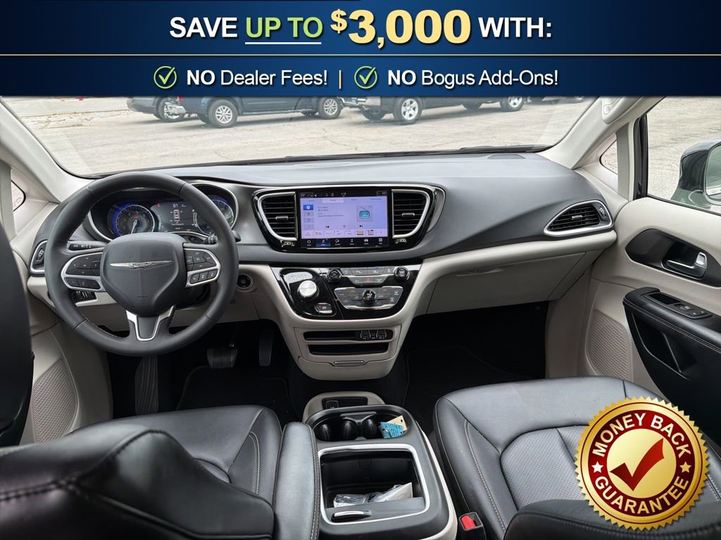 Used 2024 Chrysler Pacifica Touring-L FWD image 20