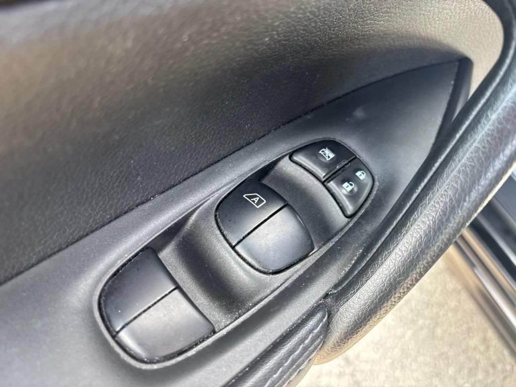 Used 2020 Nissan Rogue Sport S w/ Appearance Package AWD/4WD image 17
