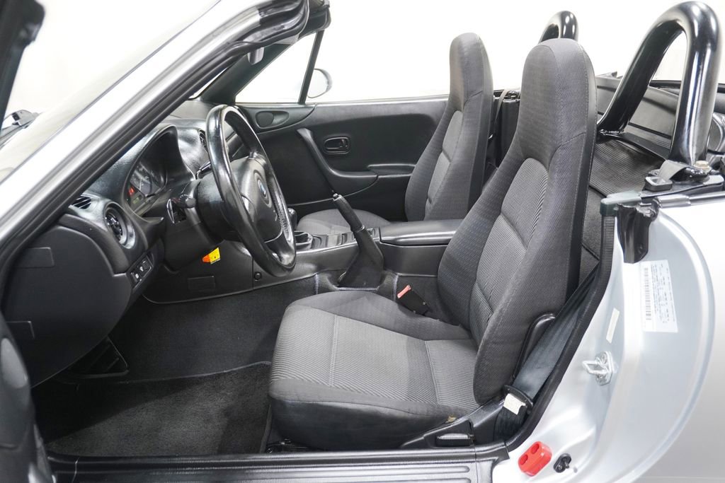 Used 2000 MAZDA MX-5 Miata image 13