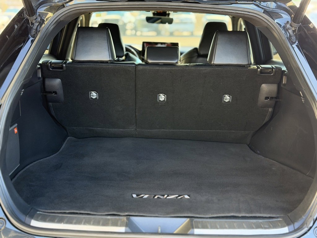 Used 2021 Toyota Venza XLE w/ Softex Package image 9