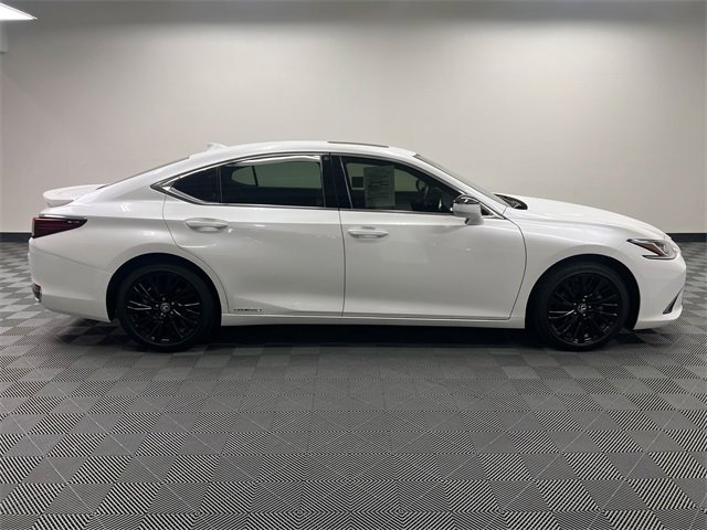 Used 2019 Lexus ES 300h image 4