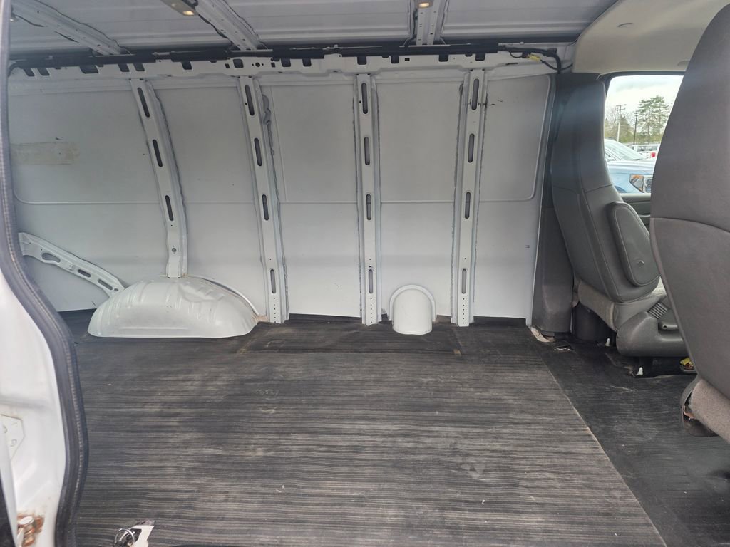 Used 2019 Chevrolet Express 2500 w/ Driver Convenience Package RWD image 21