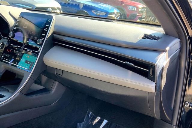 Used 2019 Toyota Avalon XSE image 15