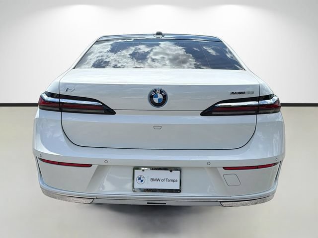 Used 2025 BMW i7 eDrive50 w/ Premium Package RWD image 4