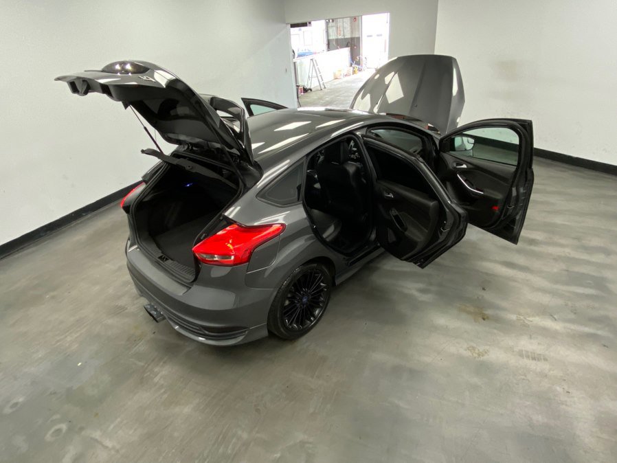 Used 2017 Ford Focus ST w/ Equipment Group 401A image 52