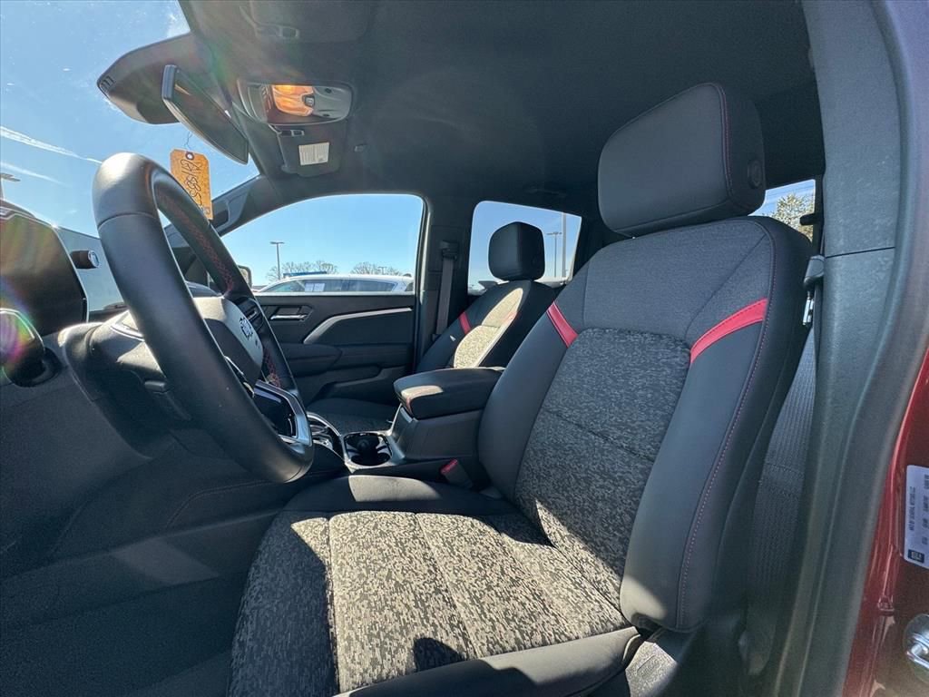 Used 2024 Chevrolet Colorado Z71 w/ Z71 Convenience Package 2 AWD/4WD image 15