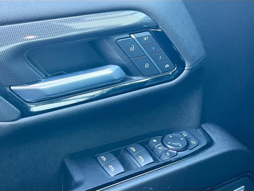 Used 2024 GMC Sierra 2500 AT4 w/ AT4 Premium Plus Package image 18