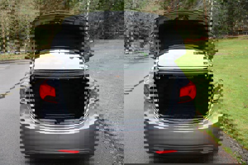 Used 2013 Hyundai Elantra GLS image 17