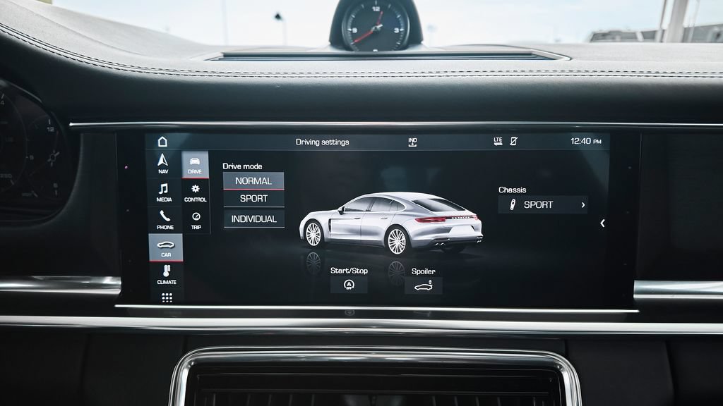 Used 2020 Porsche Panamera 4 AWD/4WD image 34